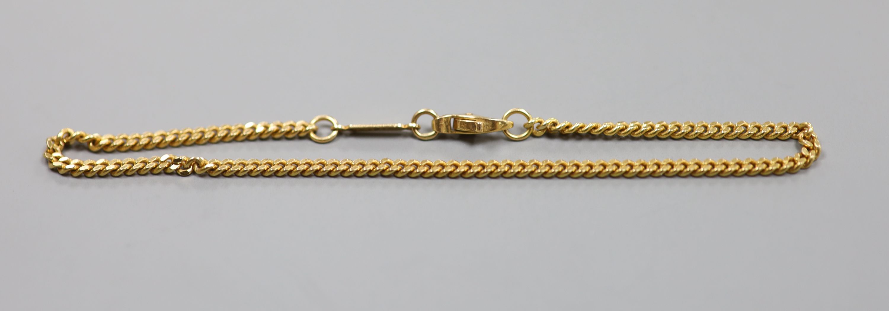 A continental 585 yellow metal curb link bracelet